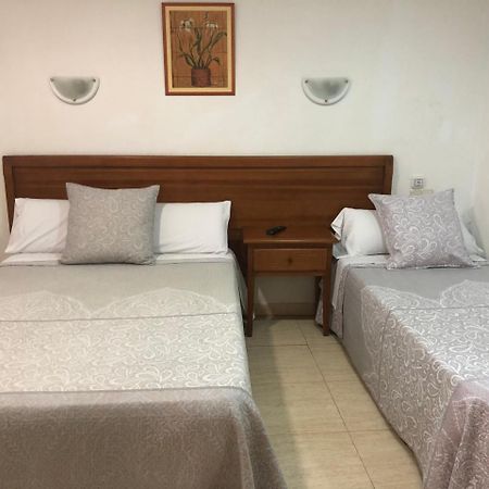 Hostal 82 Olías del Rey エクステリア 写真