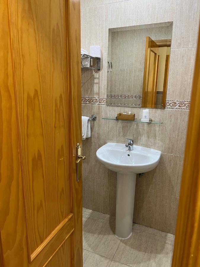 Hostal 82 Olías del Rey エクステリア 写真