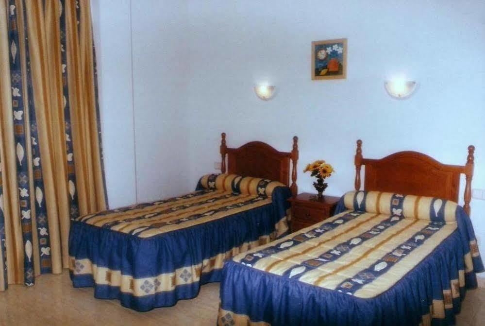 Hostal 82 Olías del Rey エクステリア 写真