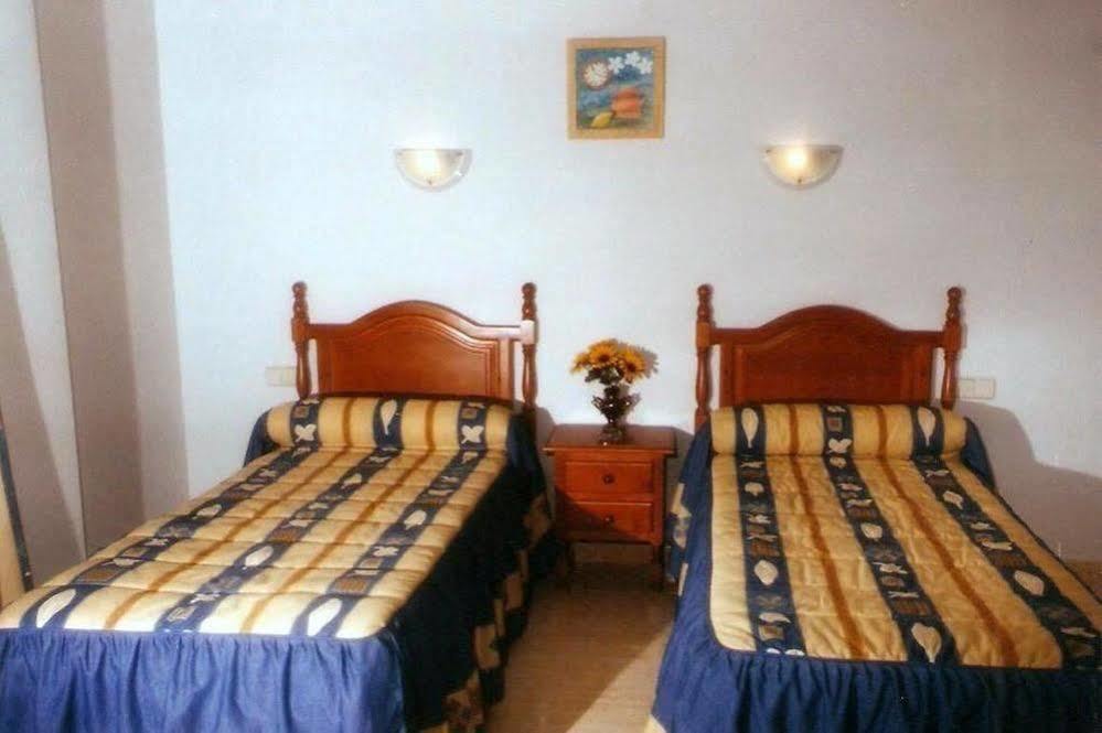 Hostal 82 Olías del Rey エクステリア 写真