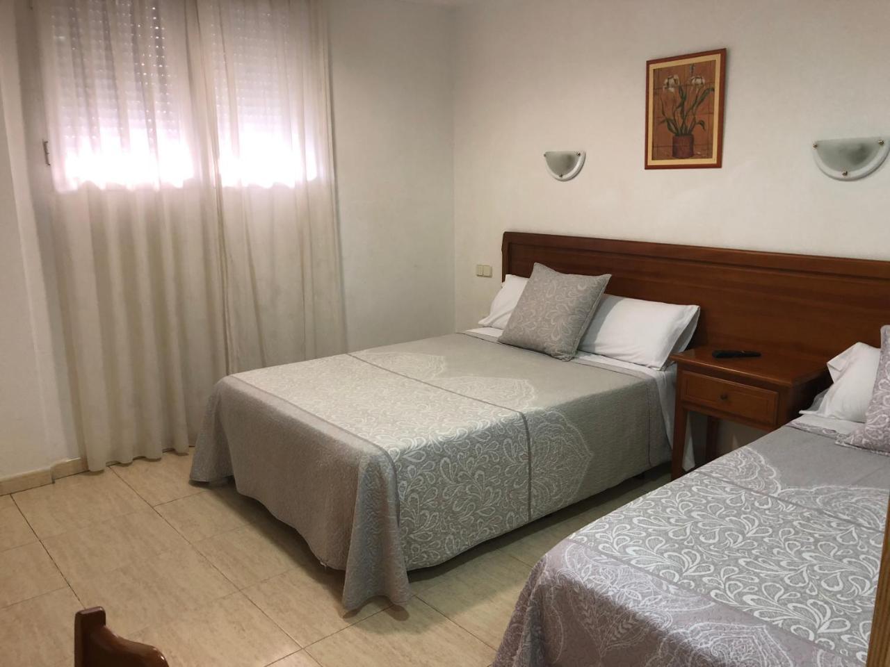 Hostal 82 Olías del Rey エクステリア 写真
