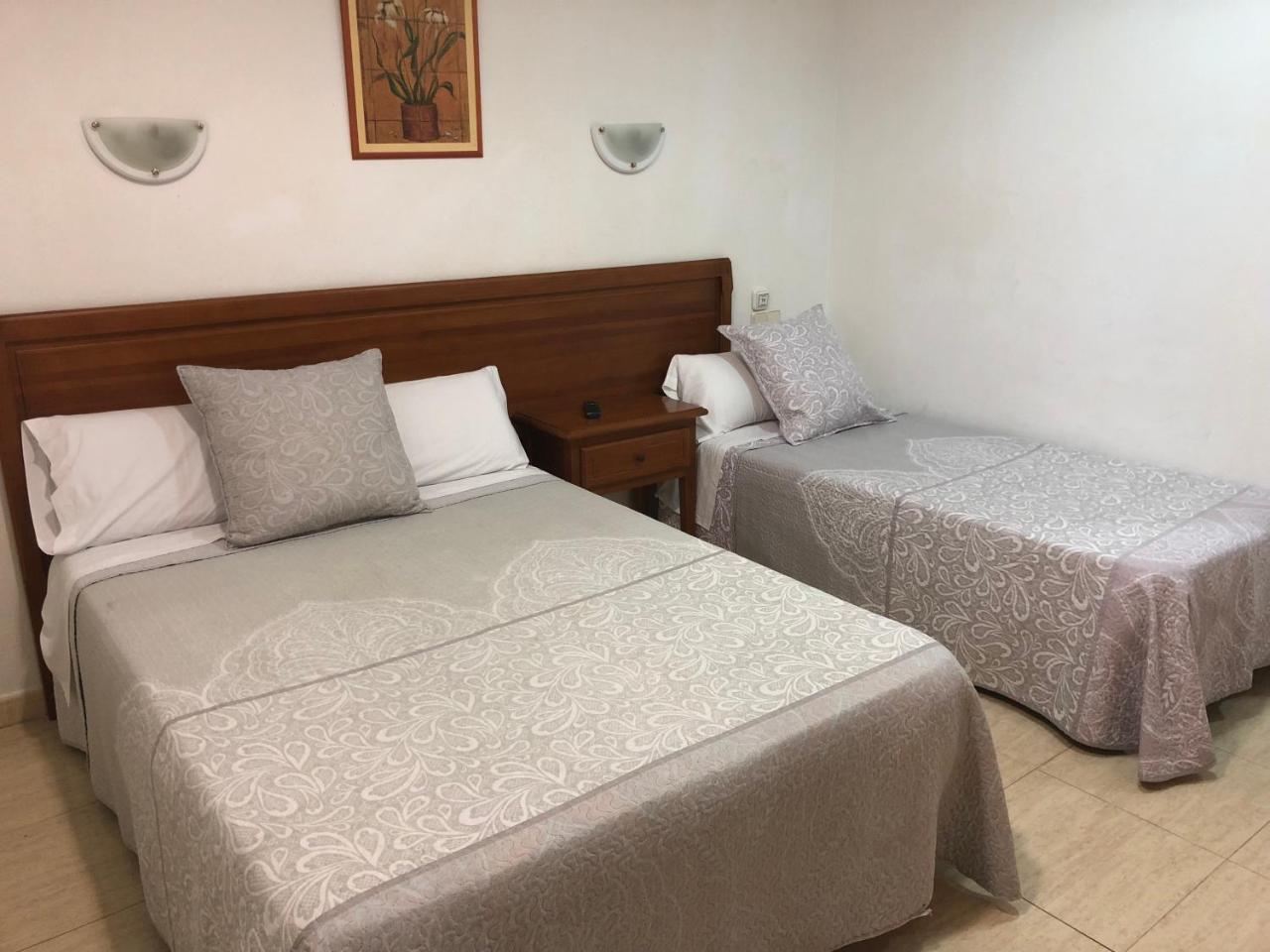 Hostal 82 Olías del Rey エクステリア 写真